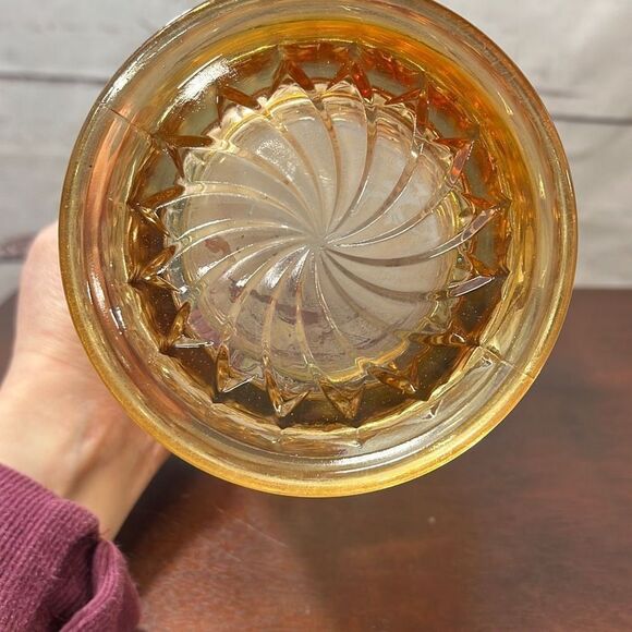 M-Vintage Unbranded Glass Vase Amber Faceted Diamond Cut, 7" Tall 5 1/2" Diamete - Picture 2 of 2